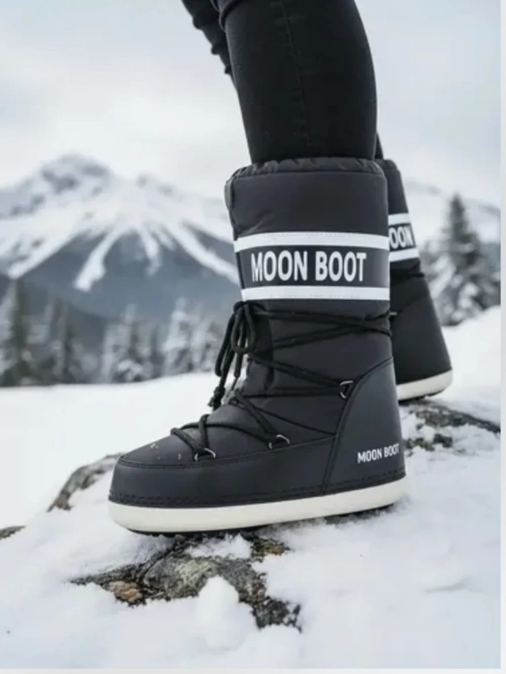 Moon Boot gently used